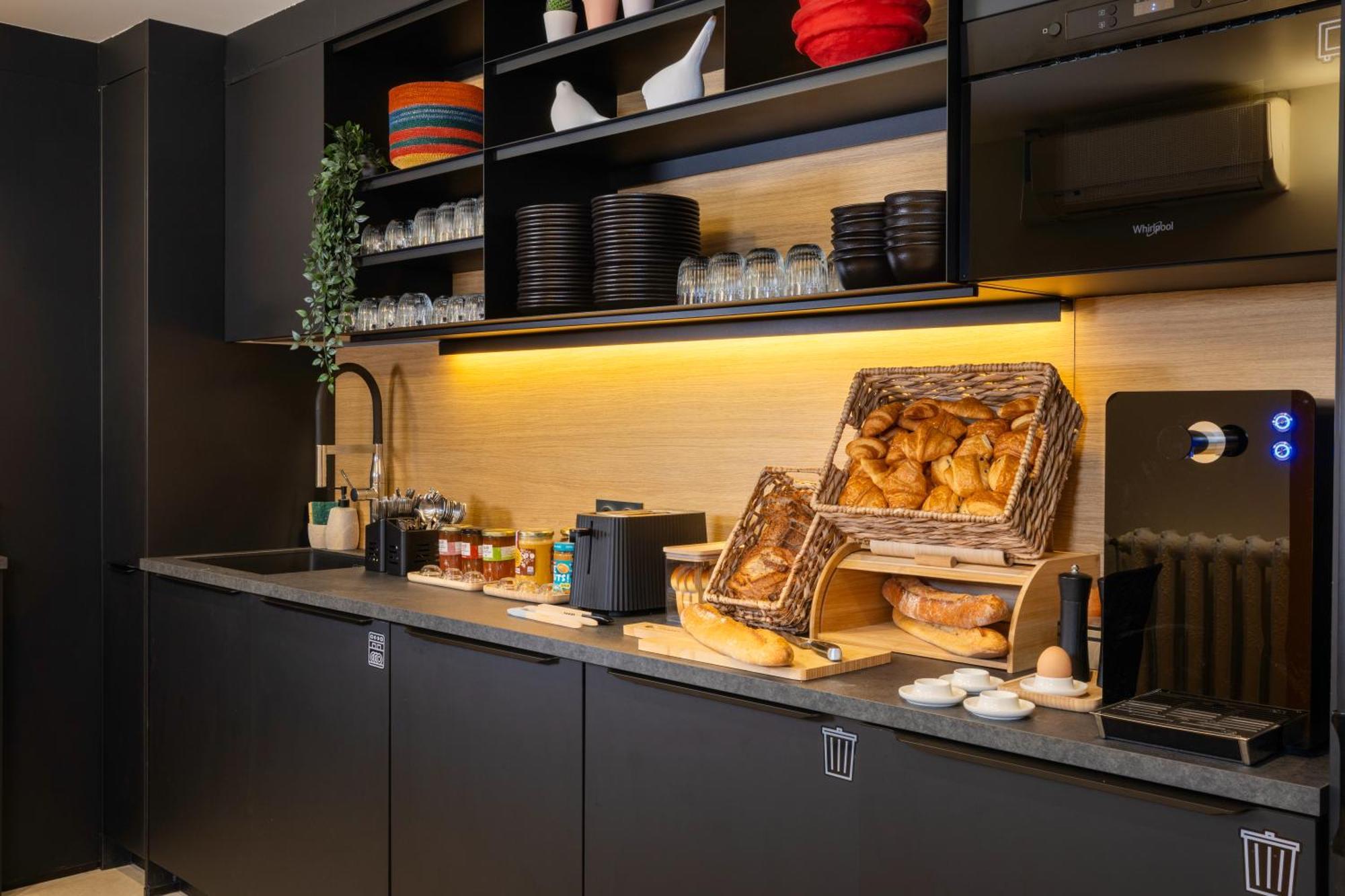Korner Louvre Hotel Париж Екстериор снимка