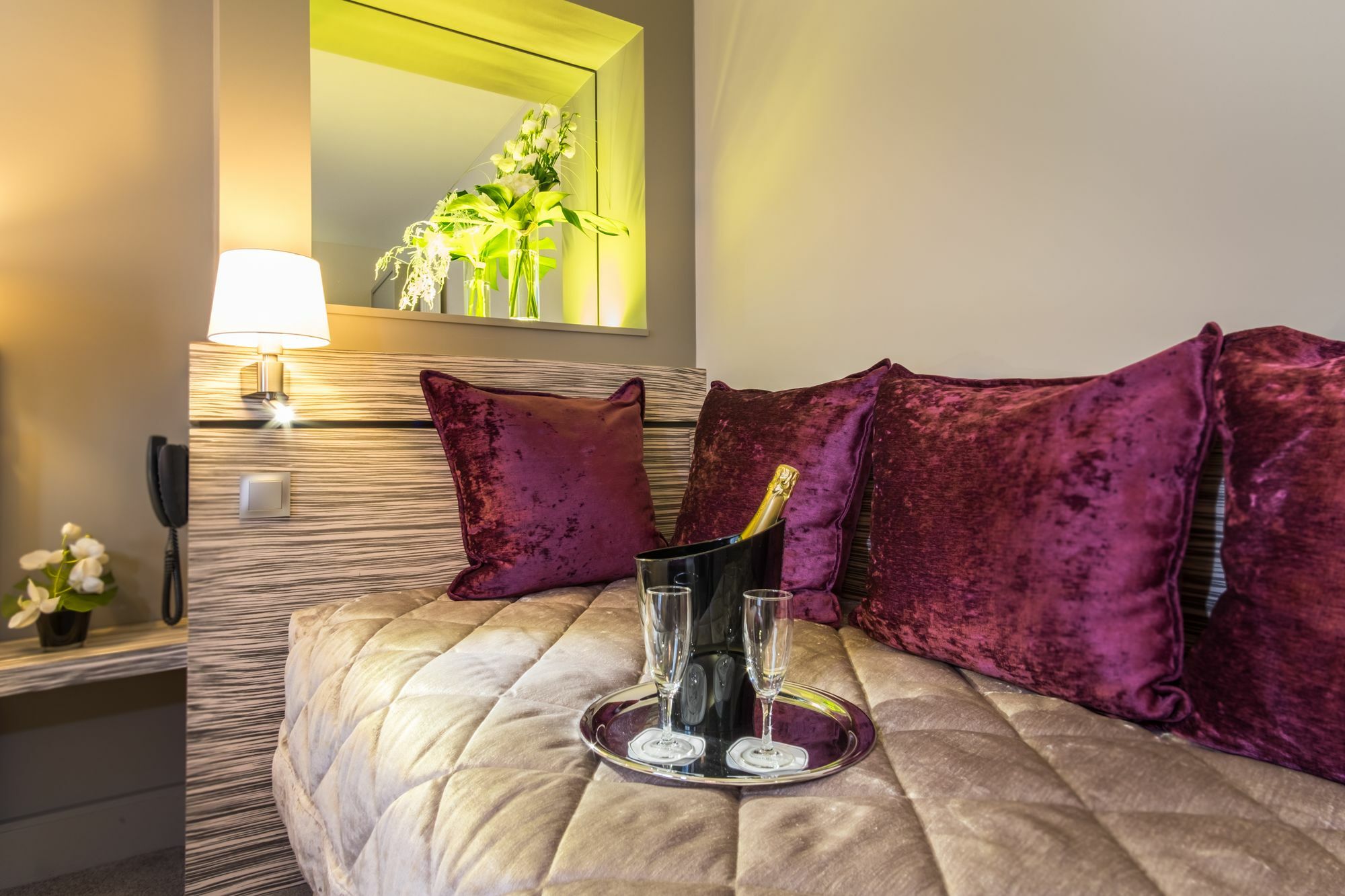 Korner Louvre Hotel Париж Екстериор снимка